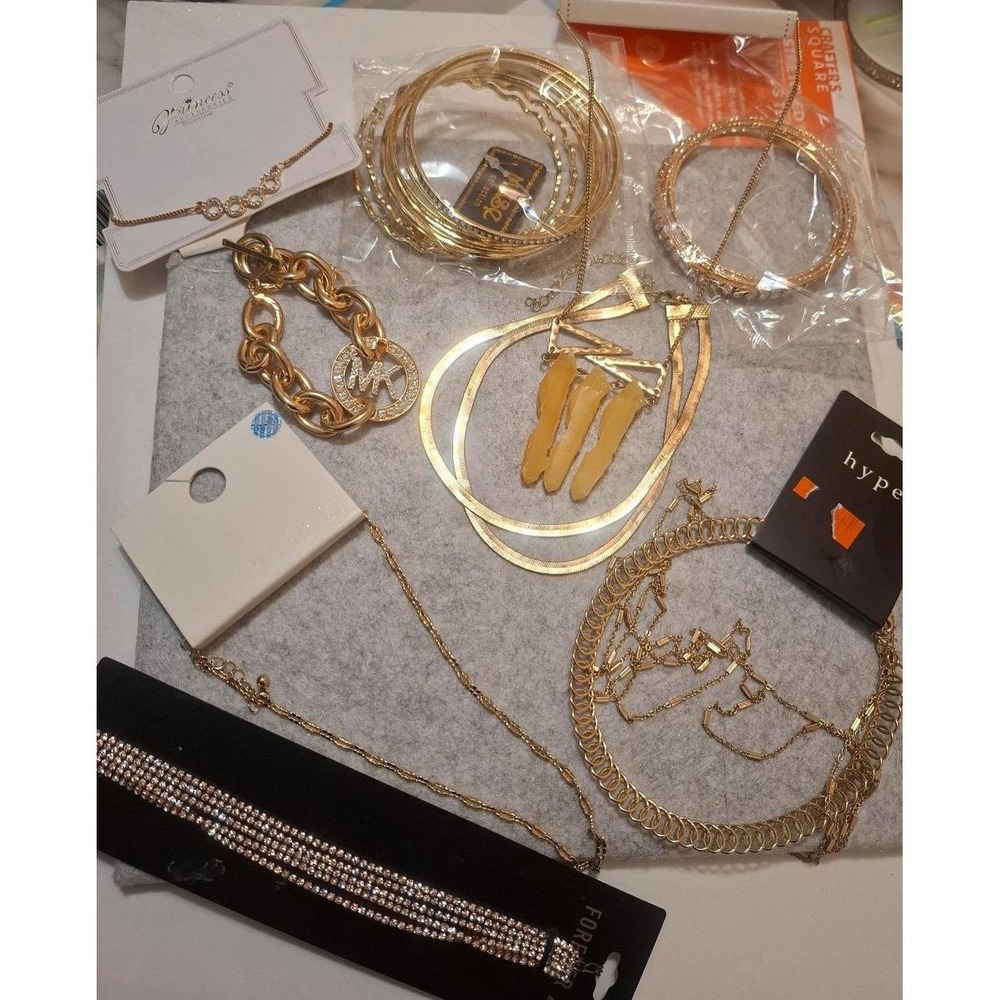 Jewelry bundle - Picture 3 of 4